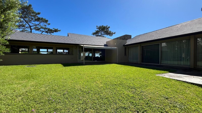Casa en alquiler primera línea mansa